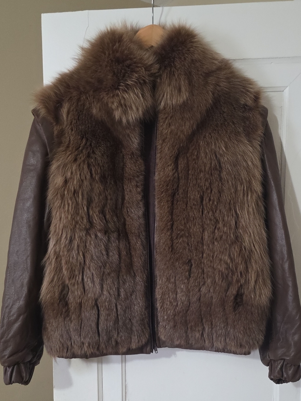 Women's Brown Fur-Front Leather Jacket Can Be Worn Sleeveless too. Size S-M